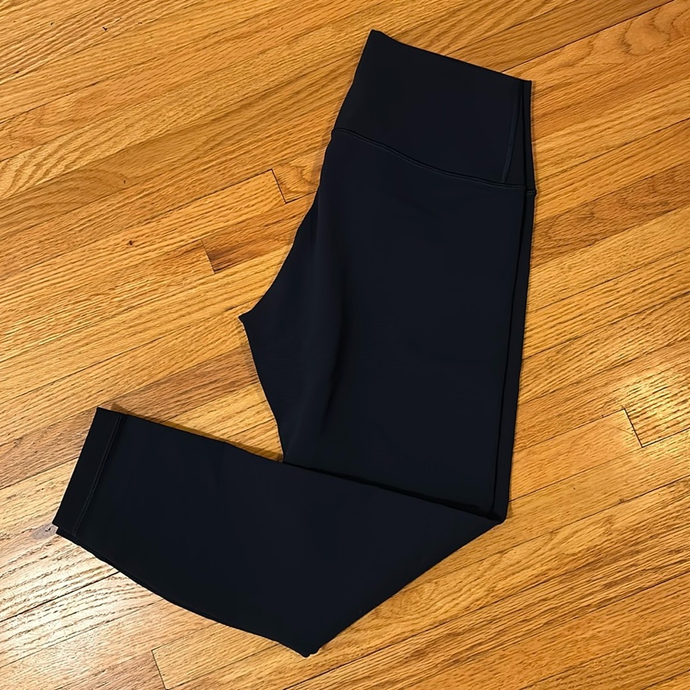 EUC Lululemon Wunder Under High-Rise Tight 25” * Ribbed Fabric